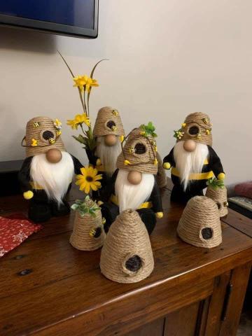 Bee Kind gnome
